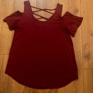 Cold shoulder & criss cross top -S